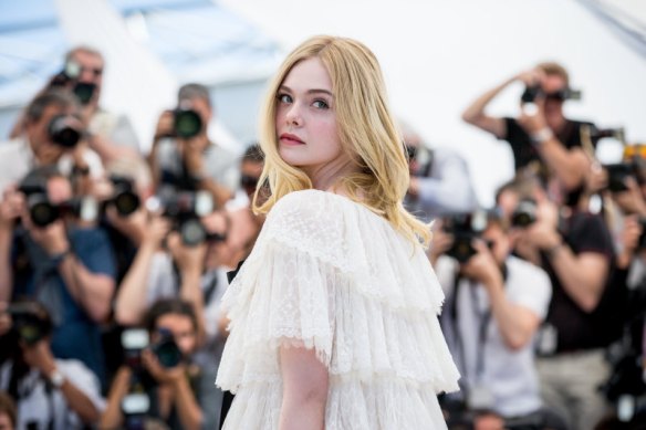 Elle Fanning - Photocall du film "The Neon Demon" lors du 69ème Festival International du Film de Cannes. Le 20 mai 2016 © Borde-Moreau / Bestimage